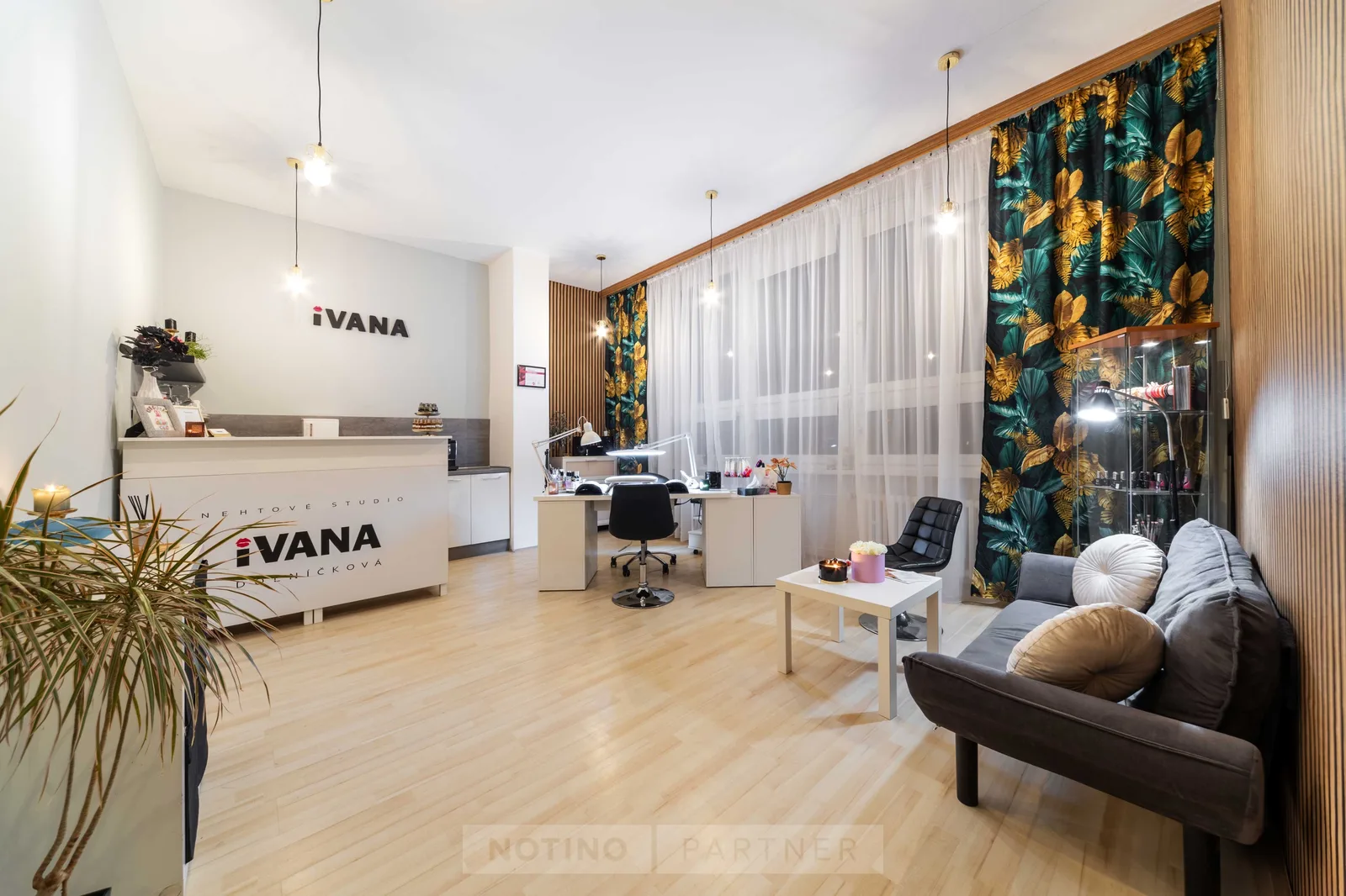 Nehtové studio Ivana Dolníčková – interiér salonu