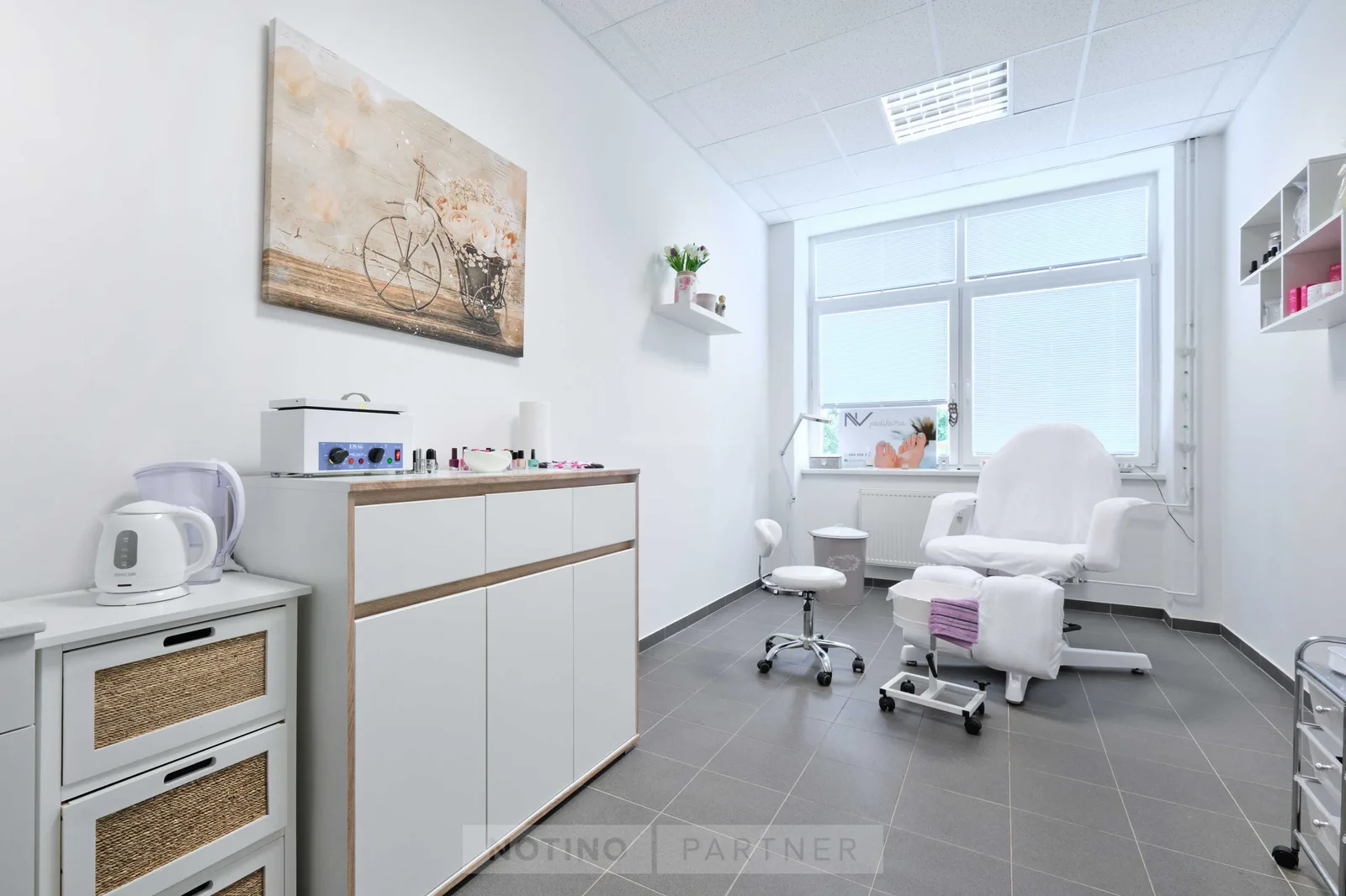 NV pedikúra, masáže – interiér salonu