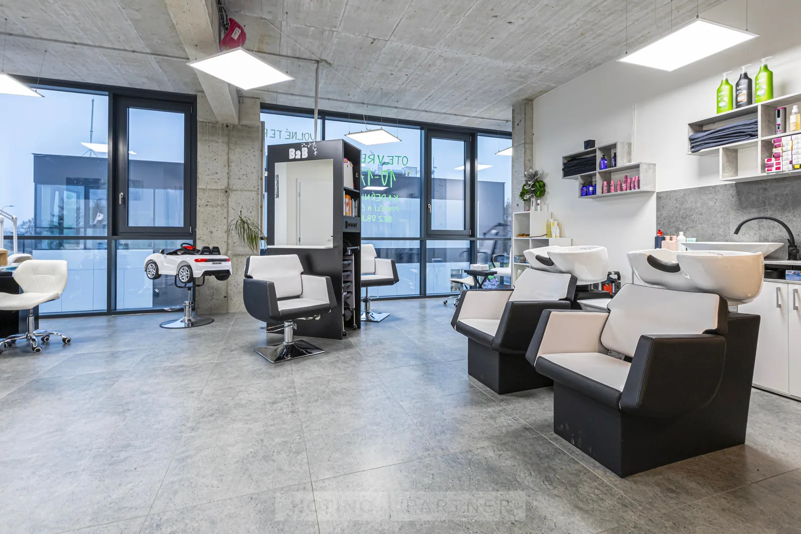 Studio B2B – interiér salonu