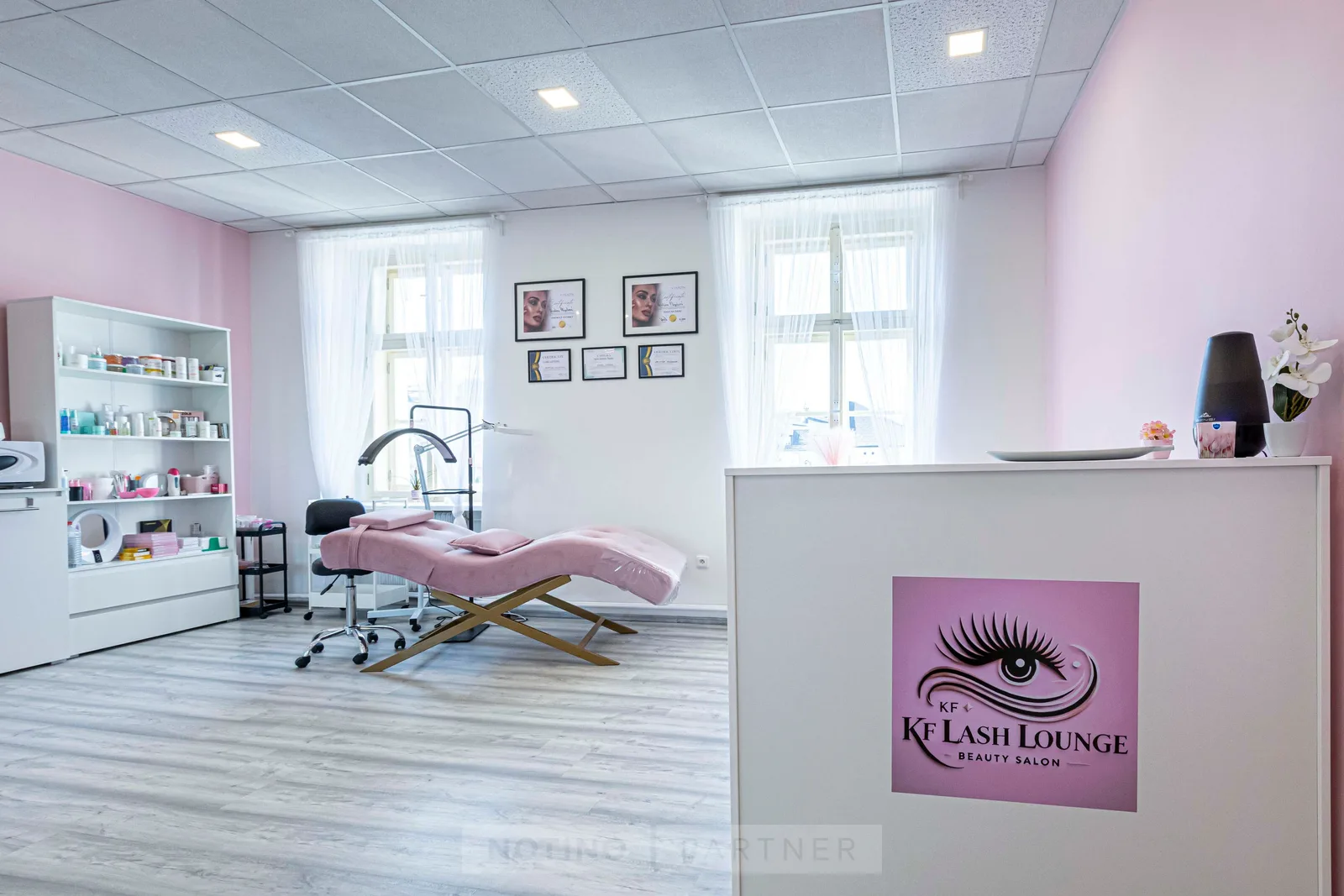 KF Lash Lounge – interiér salonu
