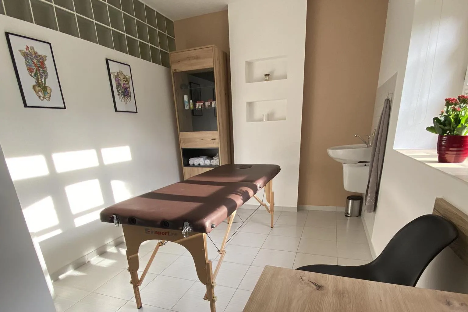 Fyzioterapeut Ing. Sára Mojžíšová – interiér salonu