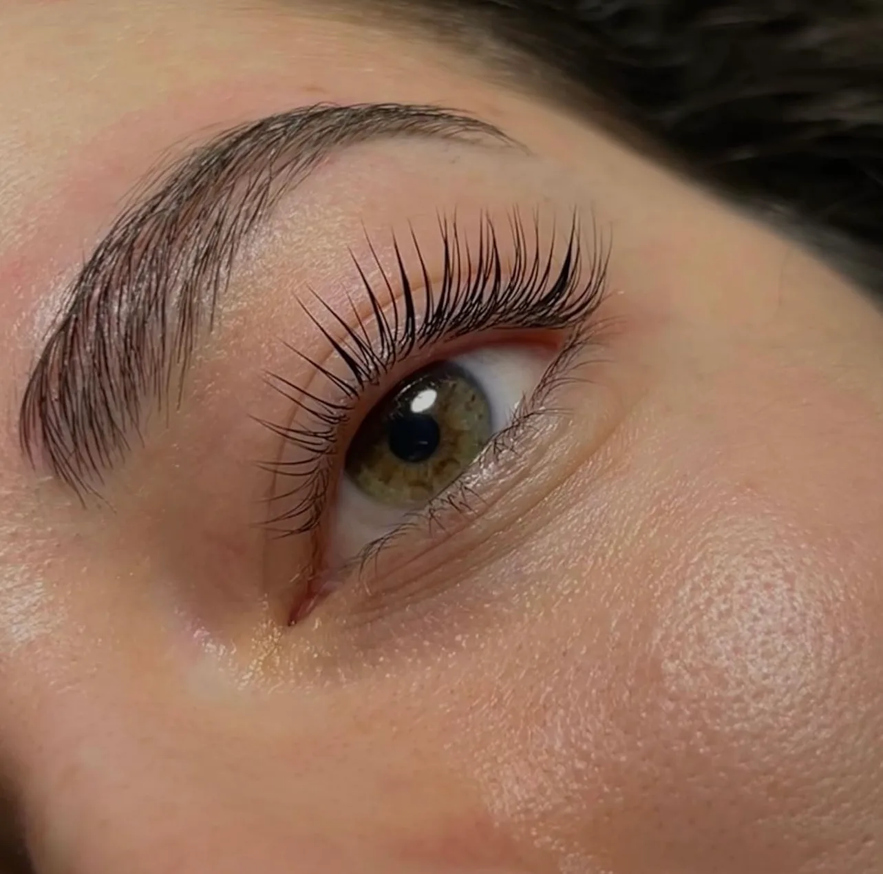 Vlaďka Mirgová Master Lash Stylist and Brow Master Stylist – ukázka práce