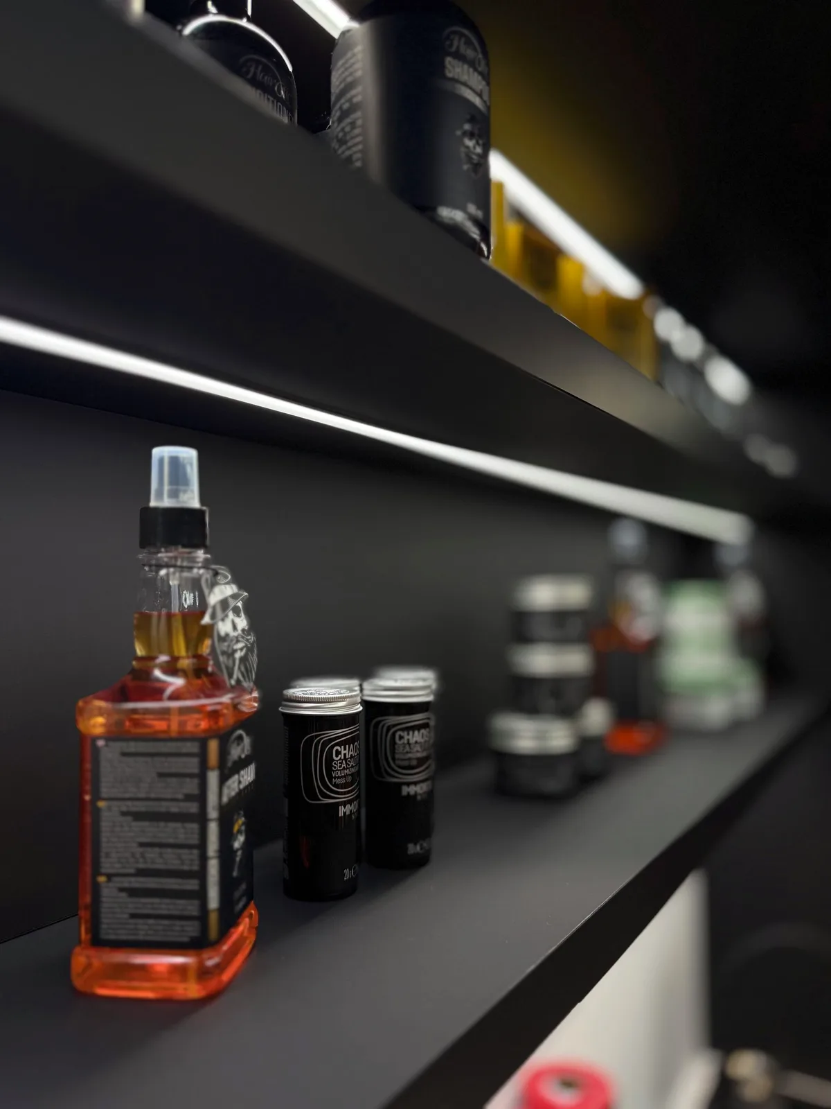 BALABALA BARBERSHOP NÁDRAŽÍ BUBNY PRAHA 7 (HOLEŠOVICE) – interiér salonu