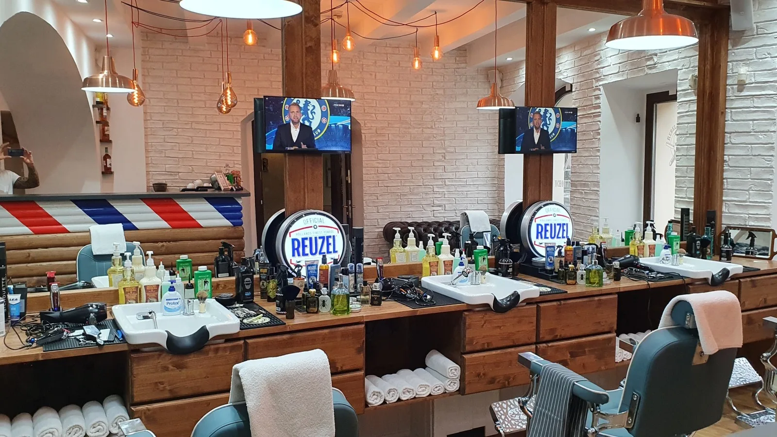 Renegade Barbers Újezd – interiér salonu