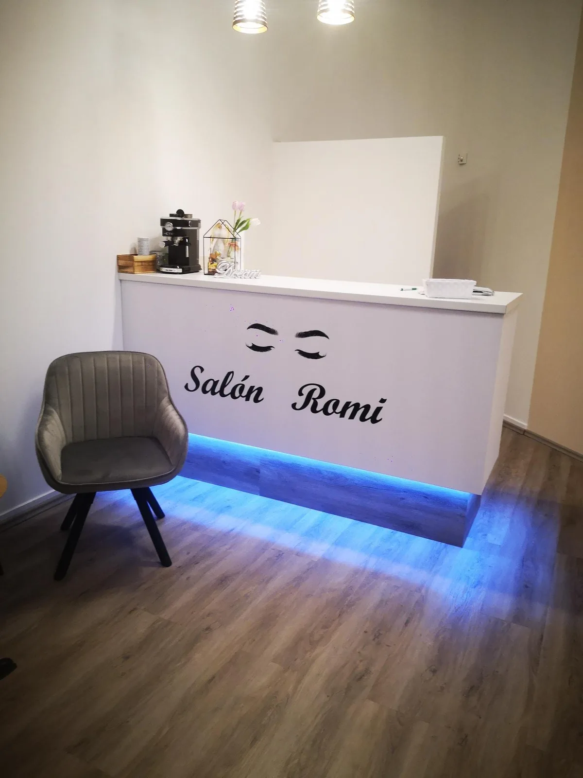 Salón Romi – interiér salonu