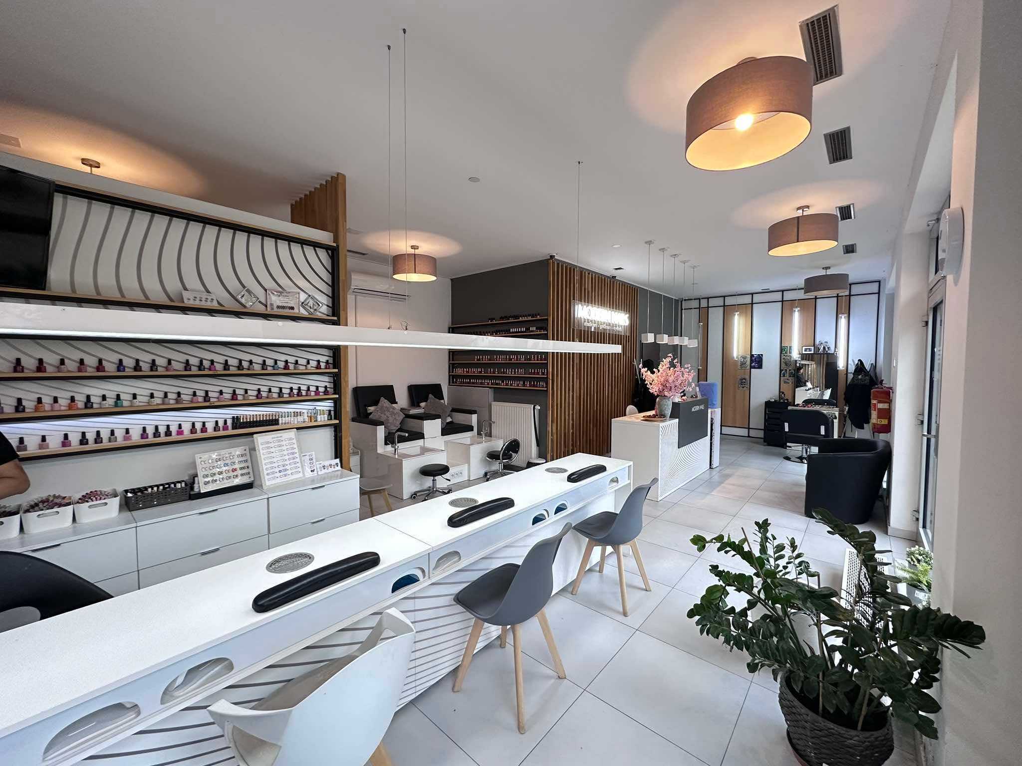 Modern Nails - common.gallery_image