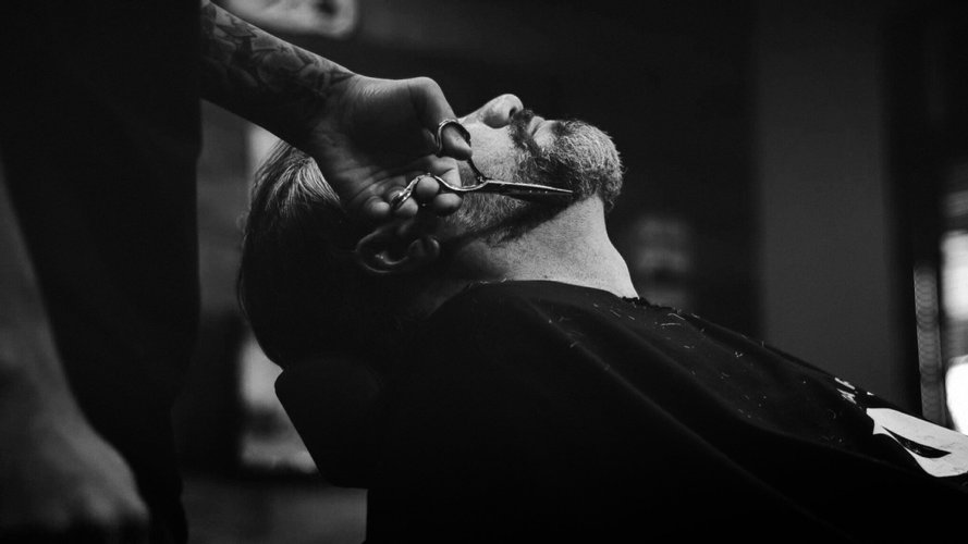 BONE'S BARBER SHOP - Gallery Image 1