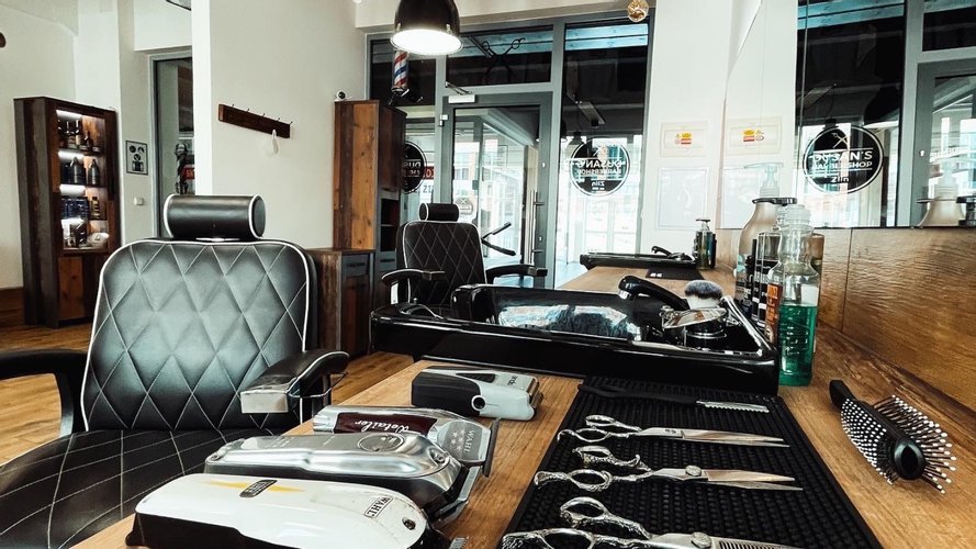 Dusan's barbershop - Gallery Image 1