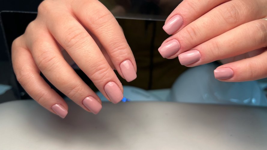 Maya nails - Gallery Image 1