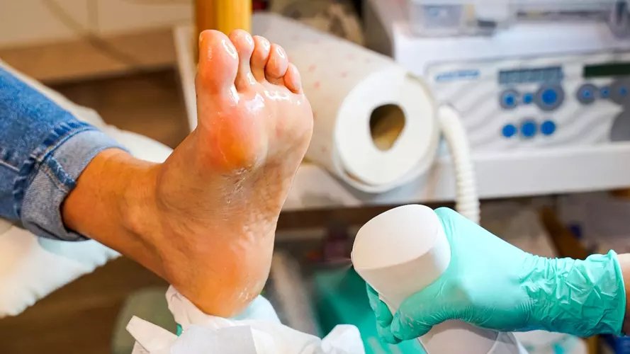 Přístrojová Pedikúra Čechová - Gallery Image 1