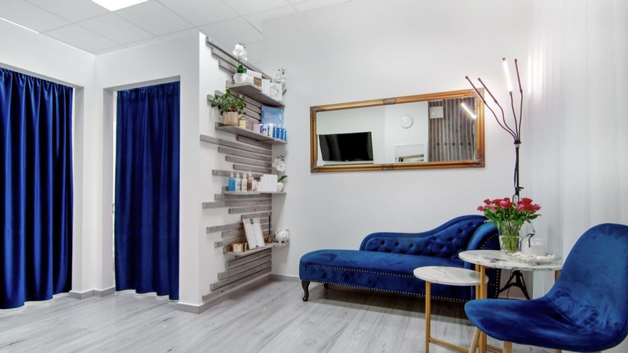 Salón Královna - Gallery Image 1