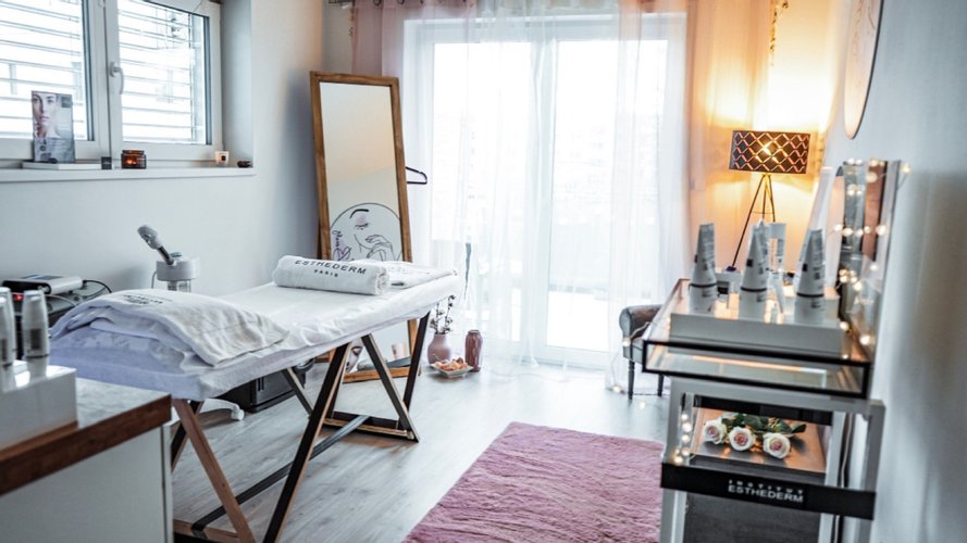 SL Beauty - Gallery Image 1