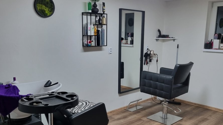 VLASY OD NIKI - Gallery Image 1